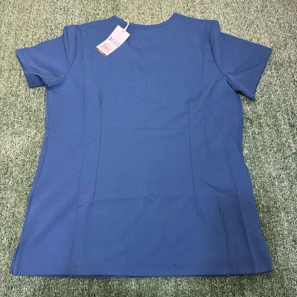 NWT FIGS Three Pocket Short Sleeve Blue‎ Casma Scrub Top Women's Size Small - Picture 2 of 4